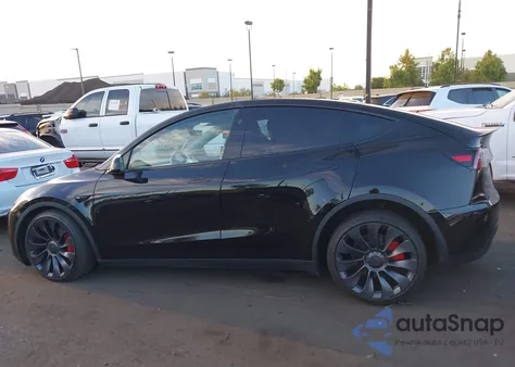 2024 Tesla Model Y from USA, damaged, VIN 7SAYGDEF1RF122502